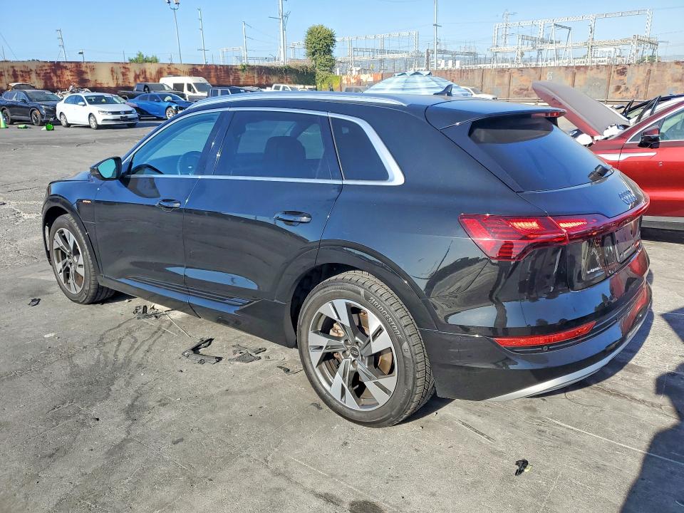 2022 Audi E-tron მანქანა იყიდება აუქციონზე, vin: WA1AAAGE0NB020148, აუქციონის ნომერი: 62237056
