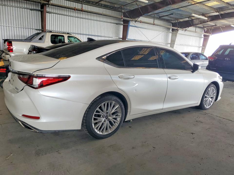 59873716 :رقم المزاد ، 58ABZ1B12KU021037 vin ، 2019 Lexus Es مزاد بيع