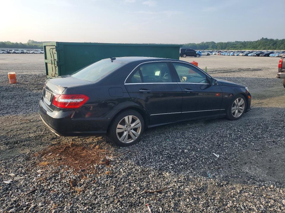 60030806 :رقم المزاد ، WDDHF2EB6BA455817 vin ، 2011 Mercedes-benz E مزاد بيع