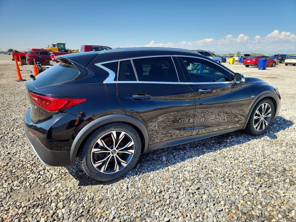 62453896 :رقم المزاد ، SJKCH5CR4JA043245 vin ، 2018 Infiniti Qx30 مزاد بيع