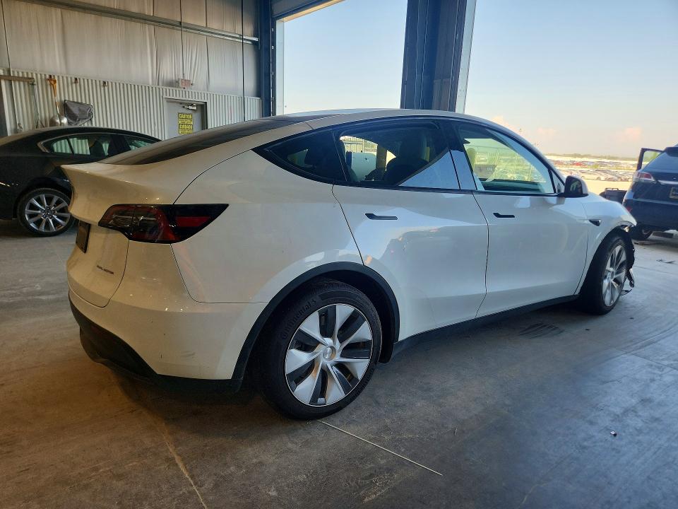 61222396 :رقم المزاد ، 7SAYGAEE1PF759294 vin ، 2023 Tesla Model Y مزاد بيع