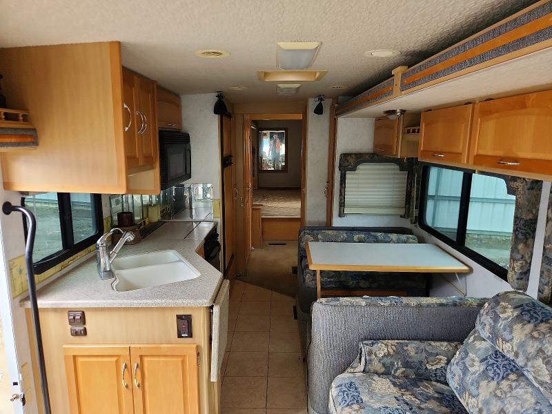 Продаж на аукціоні авто 2003 Winnebago Suncruiser, vin: 5B4MP67G533366452, номер лоту: 61592456