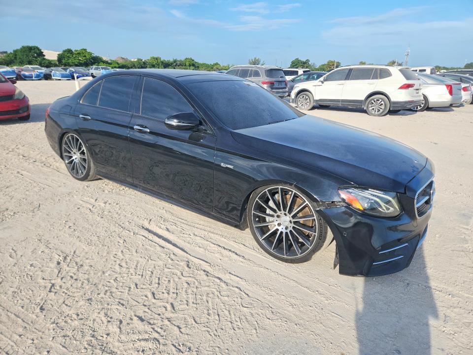 62378856 :رقم المزاد ، WDDZF6EB5JA489029 vin ، 2018 Mercedes-benz E مزاد بيع