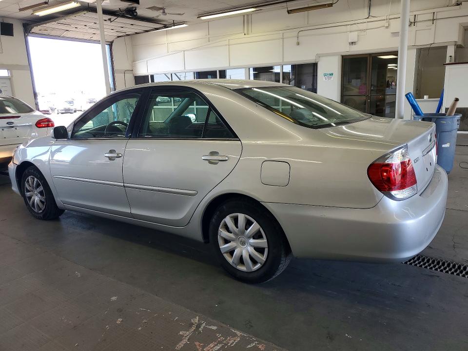 60390856 :رقم المزاد ، 4T1BE32KX5U630551 vin ، 2005 Toyota Camry مزاد بيع