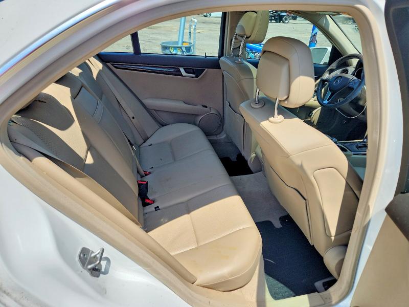 2014 Mercedes-benz C მანქანა იყიდება აუქციონზე, vin: WDDGF8AB2EA923339, აუქციონის ნომერი: 59312876