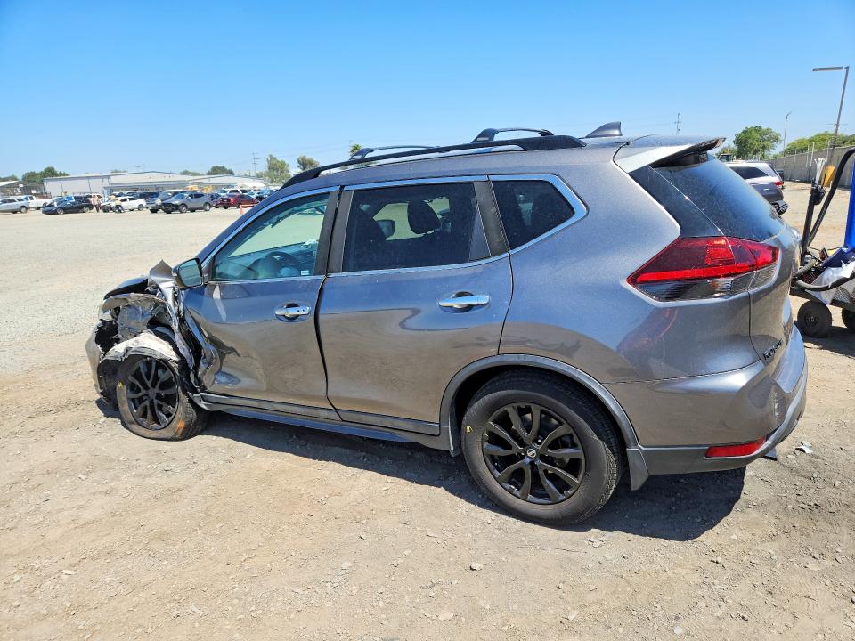 Продажа на аукционе авто 2018 Nissan Rogue, vin: 5N1AT2MT6JC822261, номер лота: 62903546