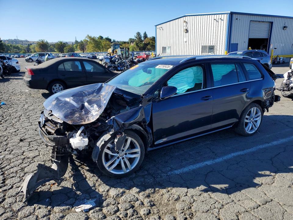 62268436 :رقم المزاد ، 3VWC17AUXHM502315 vin ، 2017 Volkswagen Golf Sportwagen مزاد بيع