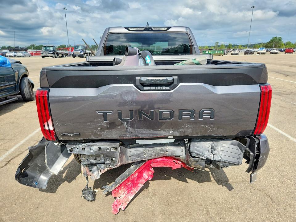 Продажа на аукционе авто 2025 Toyota Tundra, vin: 5TFLA5DBXSX329625, номер лота: 59821926