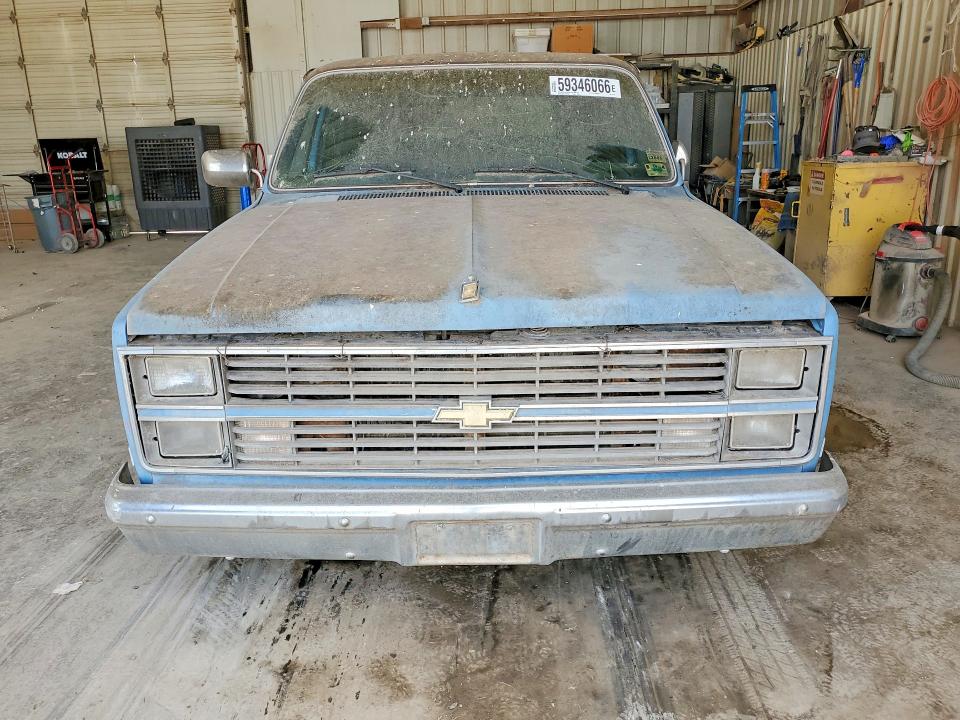 59346066 :رقم المزاد ، 1G8EC16L4EF128132 vin ، 1984 Chevrolet Suburban مزاد بيع