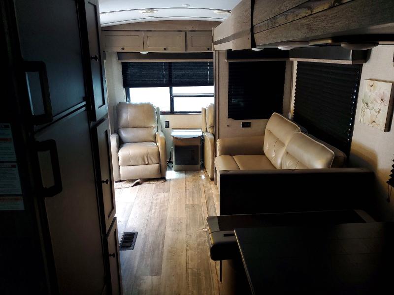 63039686 :رقم المزاد ، 4YDT29929MB450723 vin ، 2021 Keystone Outback مزاد بيع