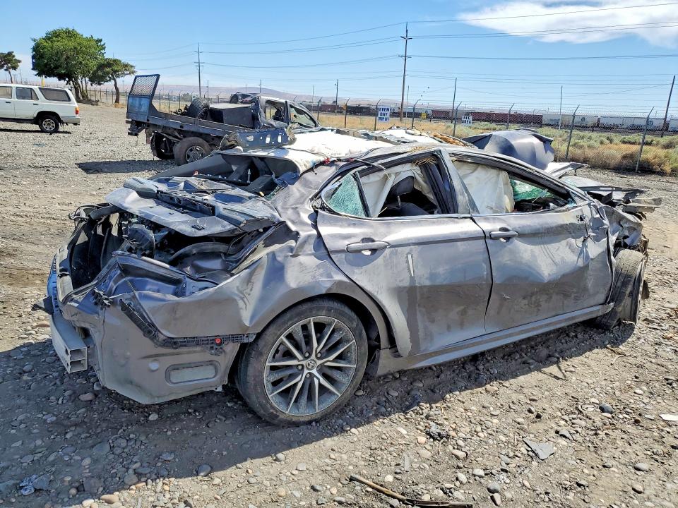 60316446 :رقم المزاد ، 4T1G11AK5PU752910 vin ، 2023 Toyota Camry مزاد بيع