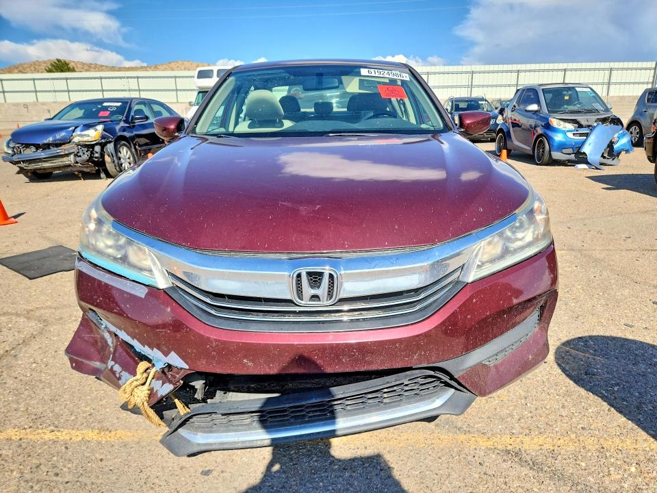 Продажа на аукционе авто 2017 Honda Accord, vin: 1HGCR2F39HA232958, номер лота: 61924986