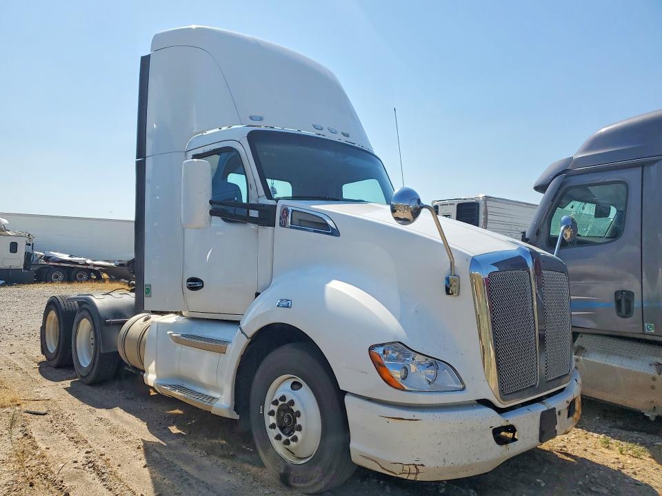 Продажа на аукционе авто 2014 Kenworth T680, vin: 1XKYD49X2EJ412845, номер лота: 61974146