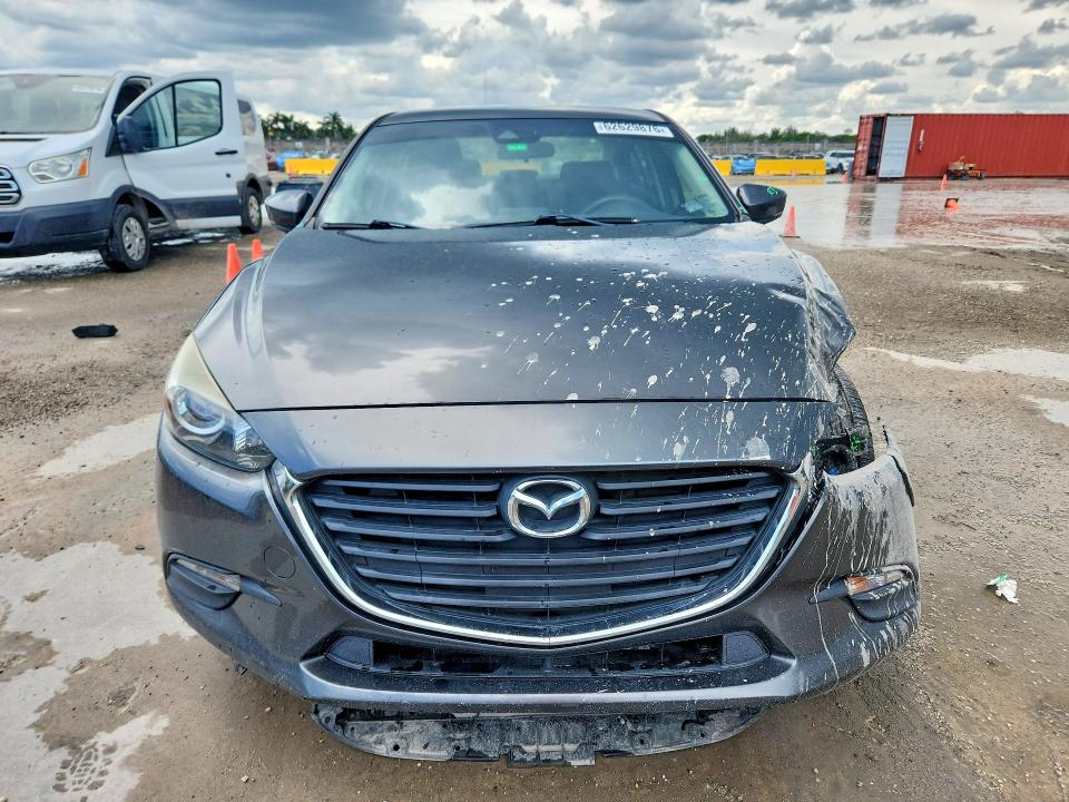 62629876 :رقم المزاد ، 3MZBN1U75JM179123 vin ، 2018 Mazda 3 مزاد بيع