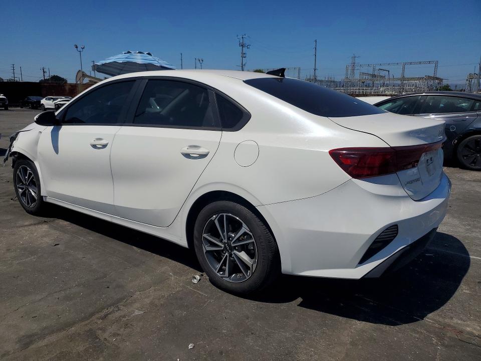 61174486 :رقم المزاد ، 3KPF24AD5NE501946 vin ، 2022 Kia Forte مزاد بيع
