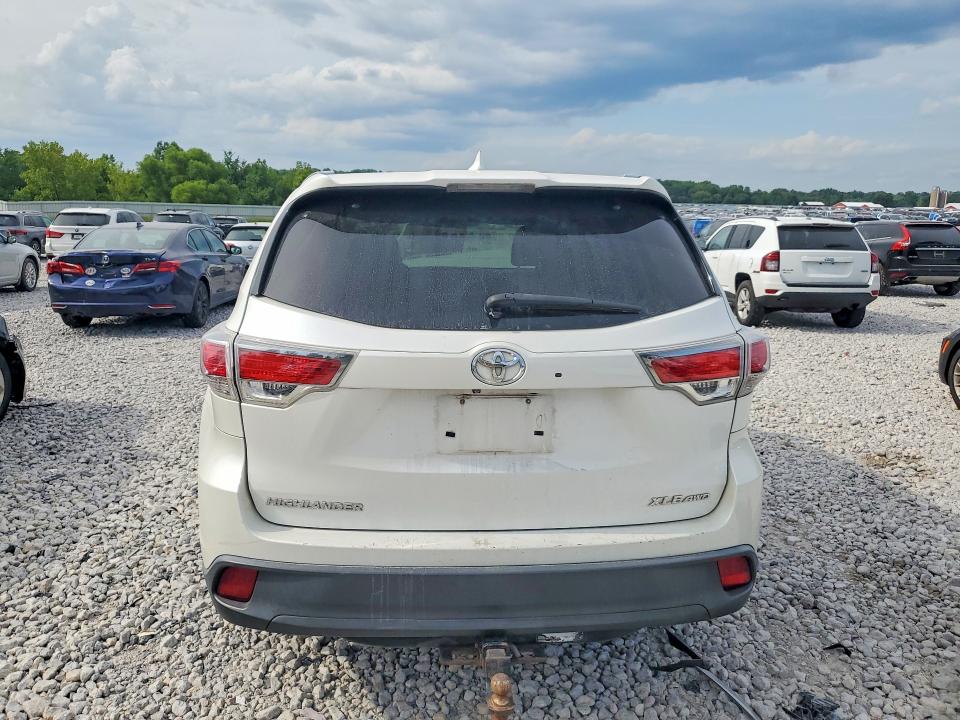 59975556 :رقم المزاد ، 5TDJKRFH7FS185086 vin ، 2015 Toyota Highlander مزاد بيع
