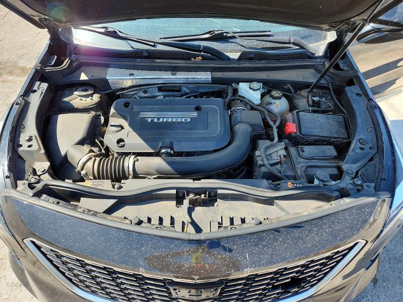 60522616 :رقم المزاد ، 1GYFZDR4XKF117639 vin ، 2019 Cadillac Xt4 مزاد بيع