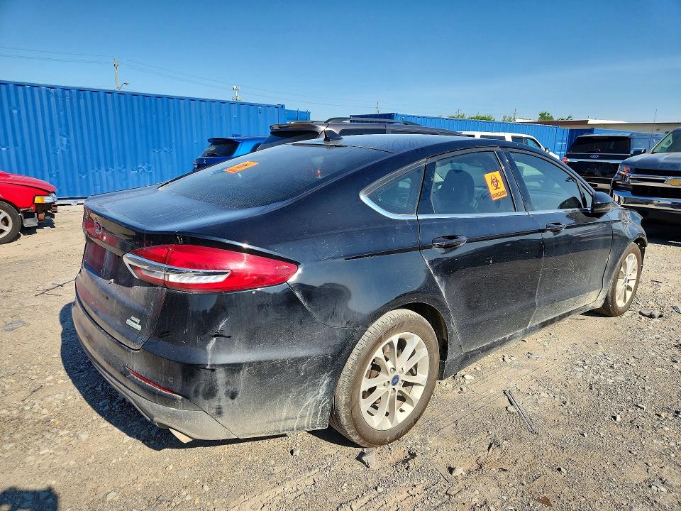 60660876 :رقم المزاد ، 3FA6P0HD8LR201202 vin ، 2020 Ford Fusion مزاد بيع