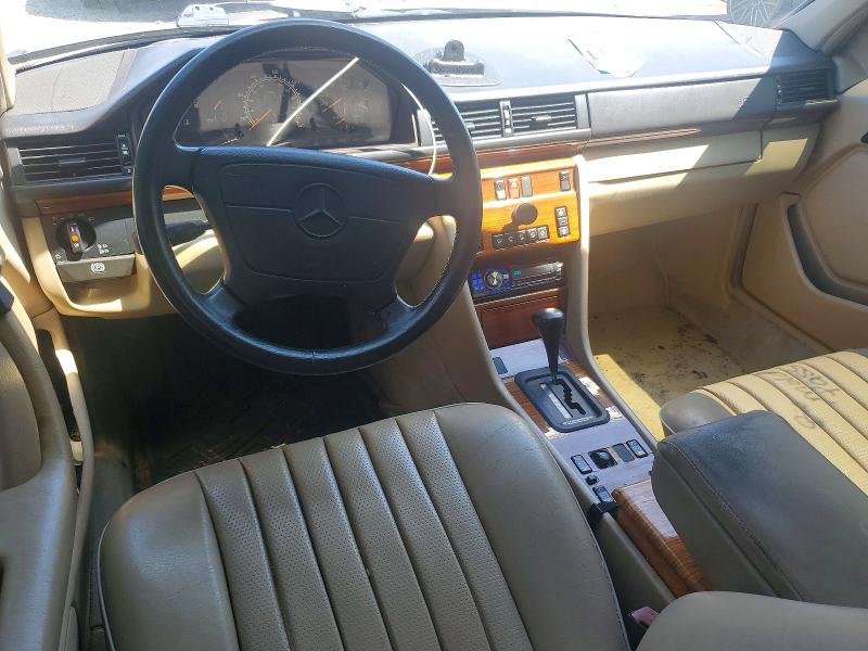1995 Mercedes-benz E მანქანა იყიდება აუქციონზე, vin: WDBEB31E5SC115706, აუქციონის ნომერი: 59676386