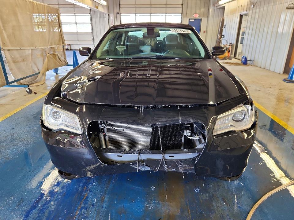 2016 Chrysler 300 მანქანა იყიდება აუქციონზე, vin: 2C3CCARG0GH270544, აუქციონის ნომერი: 53654136