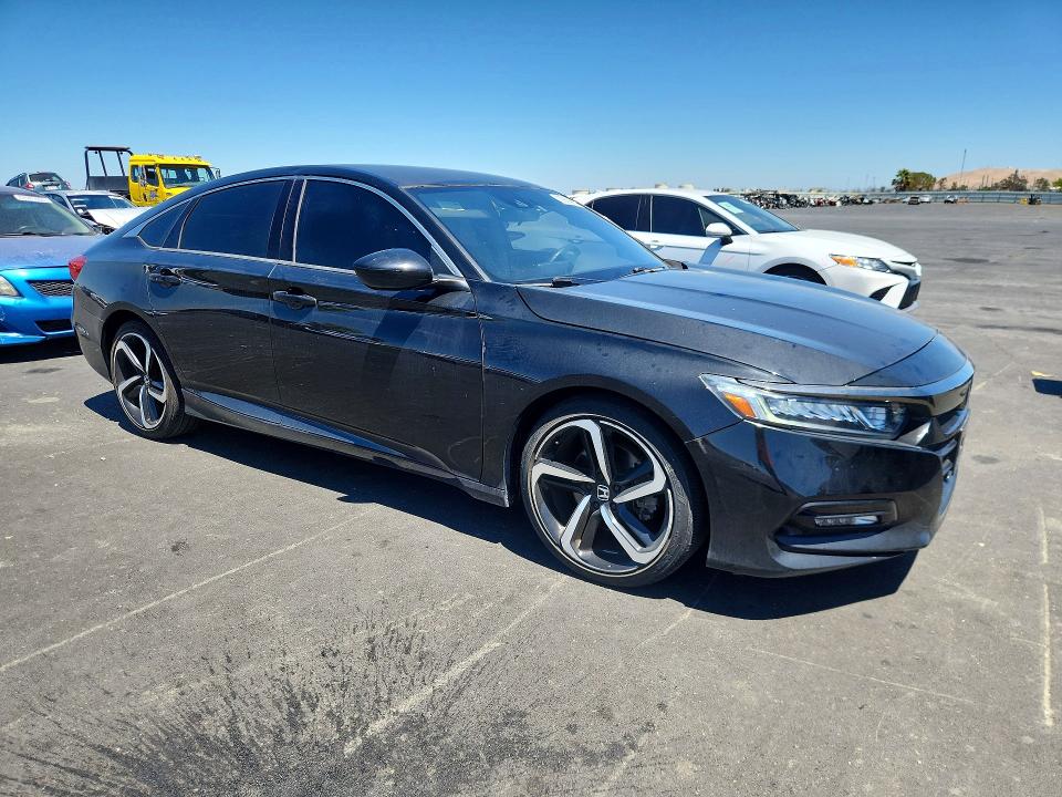 Продажа на аукционе авто 2018 Honda Accord, vin: 1HGCV1F33JA187978, номер лота: 70929885