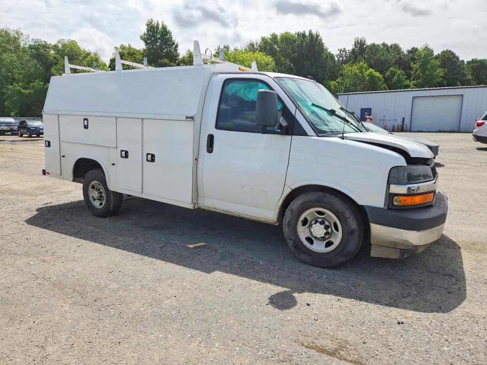 60675866 :رقم المزاد ، 1GB0GRFG6J1273786 vin ، 2018 Chevrolet Express G3500 مزاد بيع