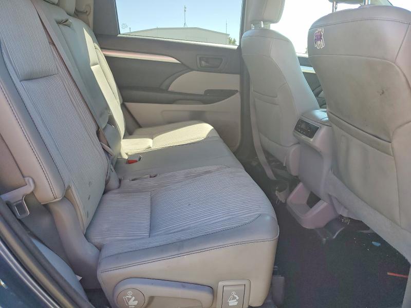 2015 Toyota Highlander მანქანა იყიდება აუქციონზე, vin: 5TDBKRFH8FS174974, აუქციონის ნომერი: 63016806