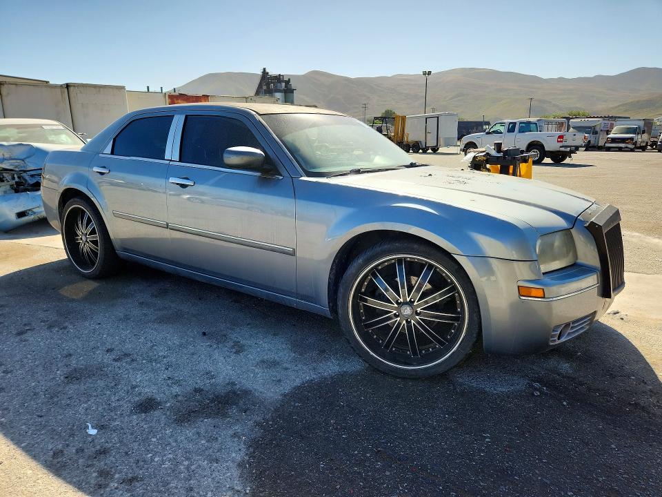 Продажа на аукционе авто 2006 Chrysler 300, vin: 2C3KA53G26H352758, номер лота: 61702326