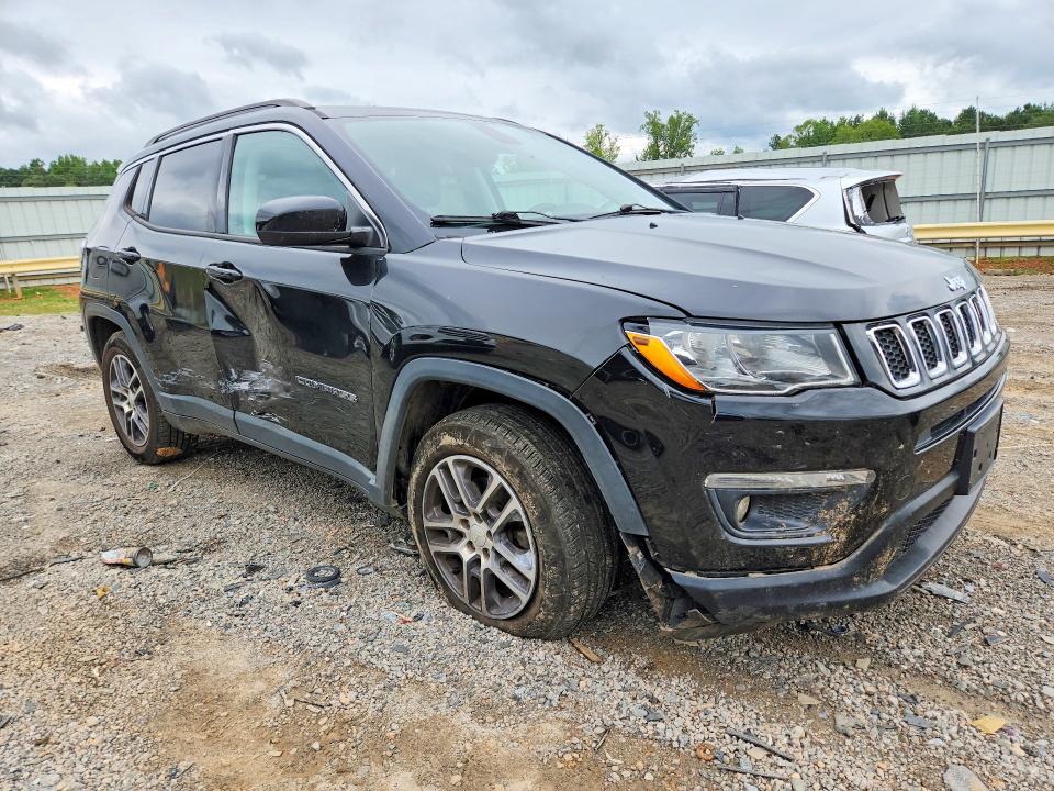 62034376 :رقم المزاد ، 3C4NJDBBXJT161565 vin ، 2018 Jeep Compass مزاد بيع