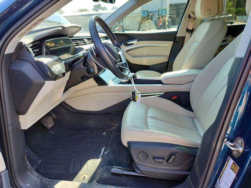 62314606 :رقم المزاد ، WA1AAAGE8MB038315 vin ، 2021 Audi E-tron مزاد بيع
