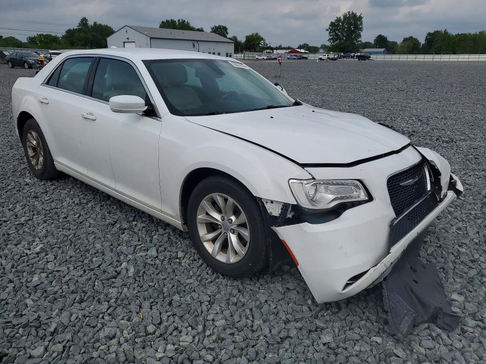 2015 Chrysler 300 მანქანა იყიდება აუქციონზე, vin: 2C3CCAAG1FH786034, აუქციონის ნომერი: 63029026