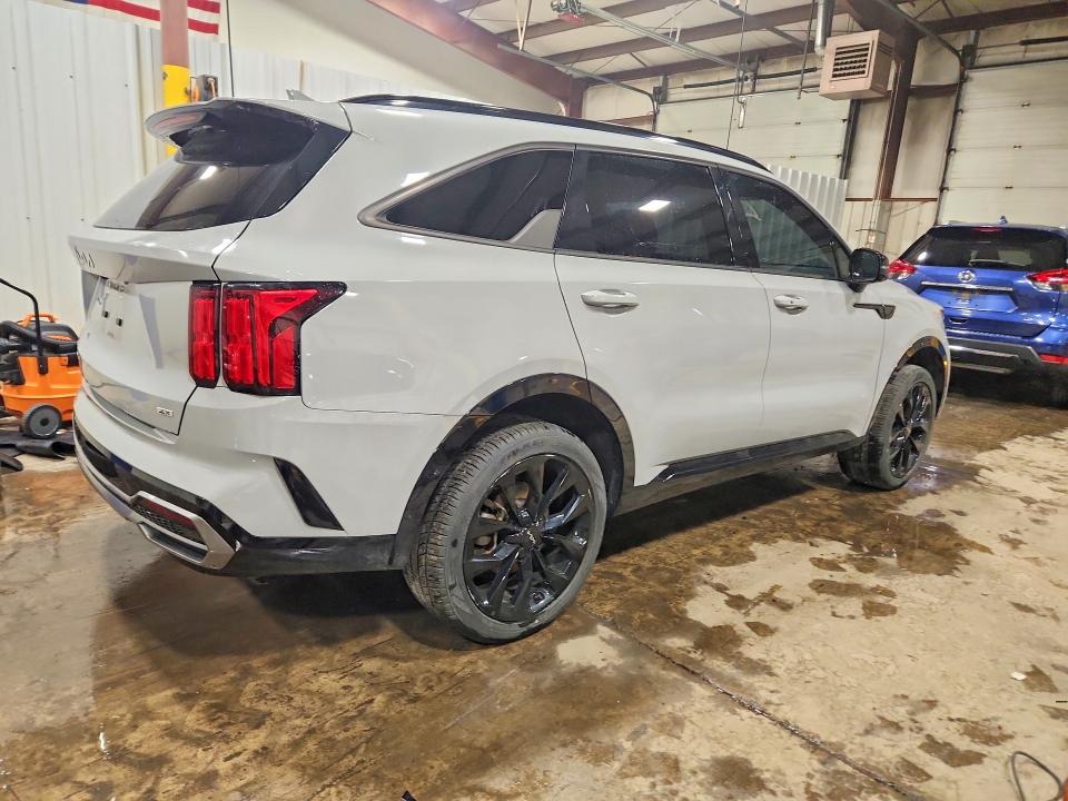 Продажа на аукционе авто 2023 Kia Sorento, vin: 5XYRKDLF3PG186856, номер лота: 62784346