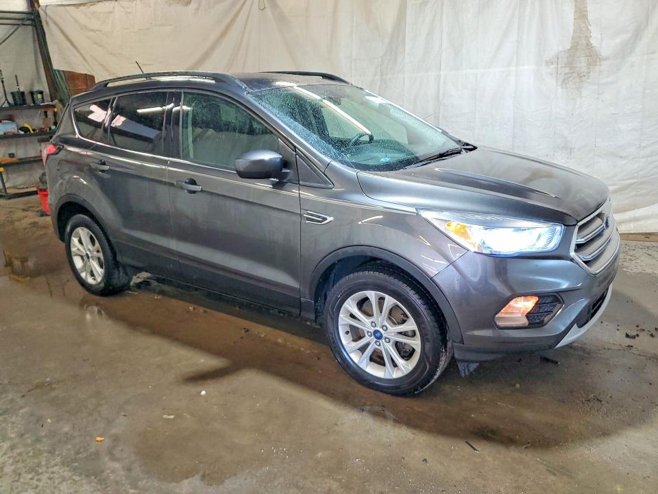 60375136 :رقم المزاد ، 1FMCU9GD1JUA18768 vin ، 2018 Ford Escape مزاد بيع