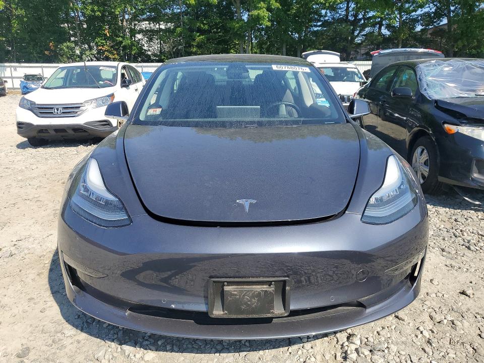 60788076 :رقم المزاد ، 5YJ3E1EAXKF298521 vin ، 2019 Tesla Mdl 3 مزاد بيع