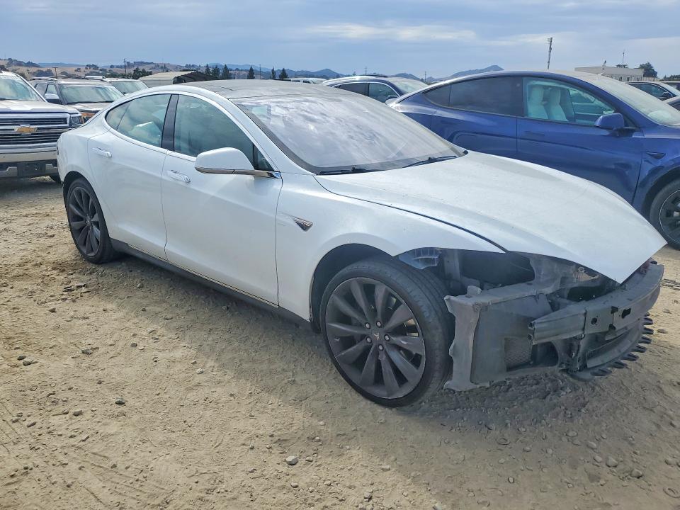Продажа на аукционе авто 2013 Tesla Model S, vin: 5YJSA1DP2DFP20586, номер лота: 59993876