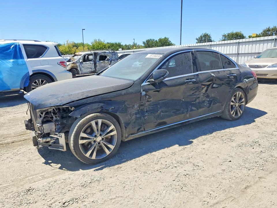 59156036 :رقم المزاد ، 55SWF4JB2GU132879 vin ، 2016 Mercedes-benz C مزاد بيع