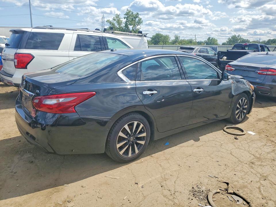 Продажа на аукционе авто 2018 Nissan Altima, vin: 1N4AL3AP7JC158981, номер лота: 62255076