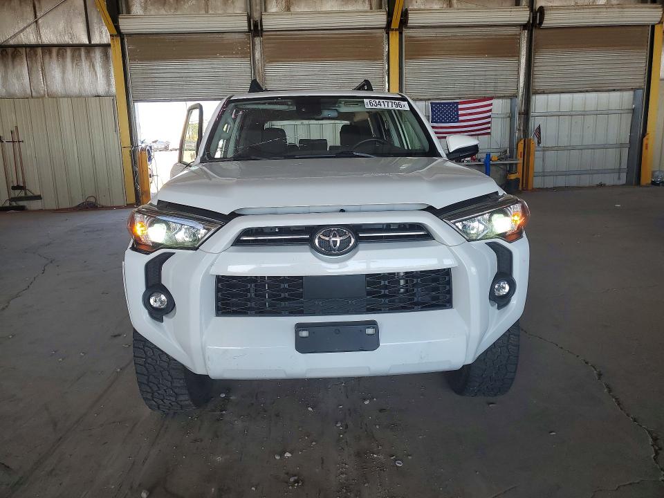 63417796 :رقم المزاد ، JTEMU5JR2M5933001 vin ، 2021 Toyota 4runner مزاد بيع