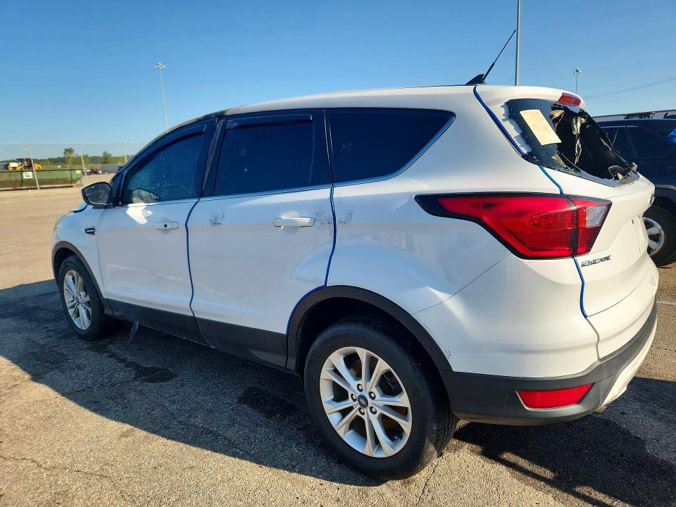 Продажа на аукционе авто 2019 Ford Escape, vin: 1FMCU9GD2KUB97730, номер лота: 62417976