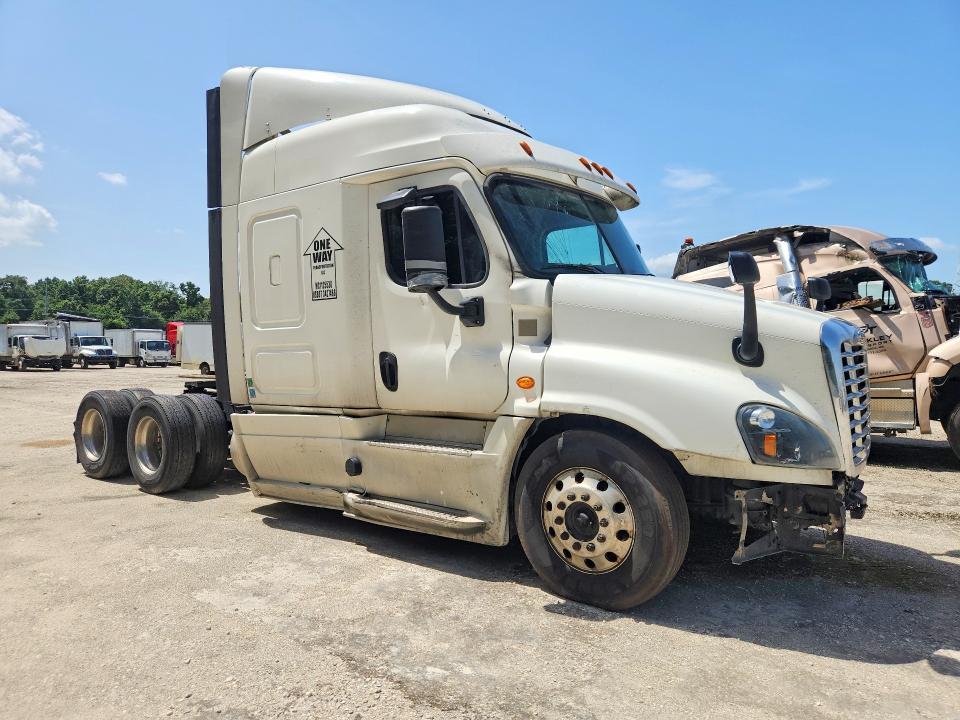 59141896 :رقم المزاد ، 1FUJGLDRXJLJY4477 vin ، 2018 Freightliner Cascadia 125 مزاد بيع