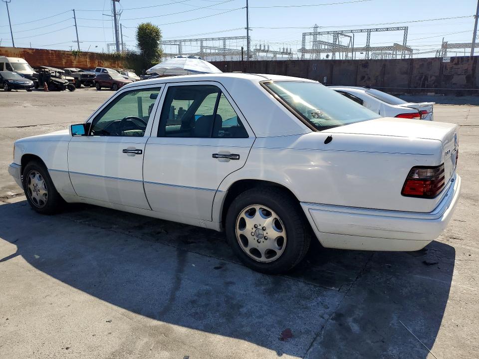 1995 Mercedes-benz E მანქანა იყიდება აუქციონზე, vin: WDBEA32EXSC271970, აუქციონის ნომერი: 62513686