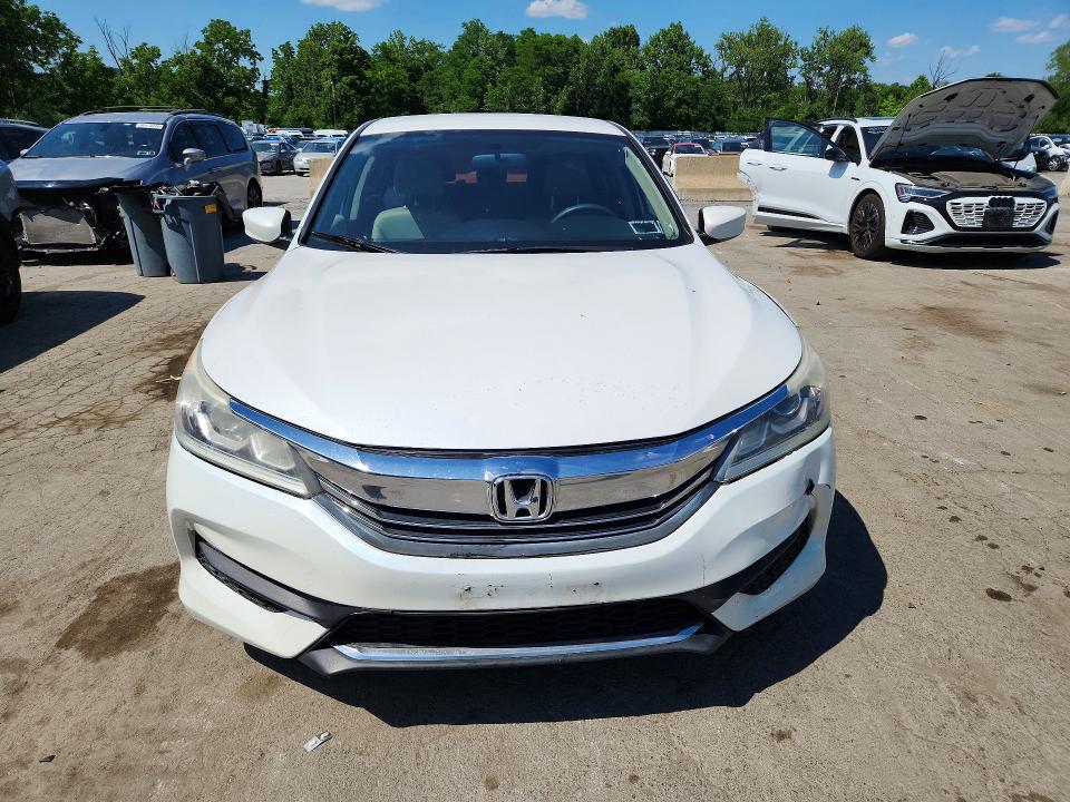 60008756 :رقم المزاد ، 1HGCR2F33HA140745 vin ، 2017 Honda Accord مزاد بيع