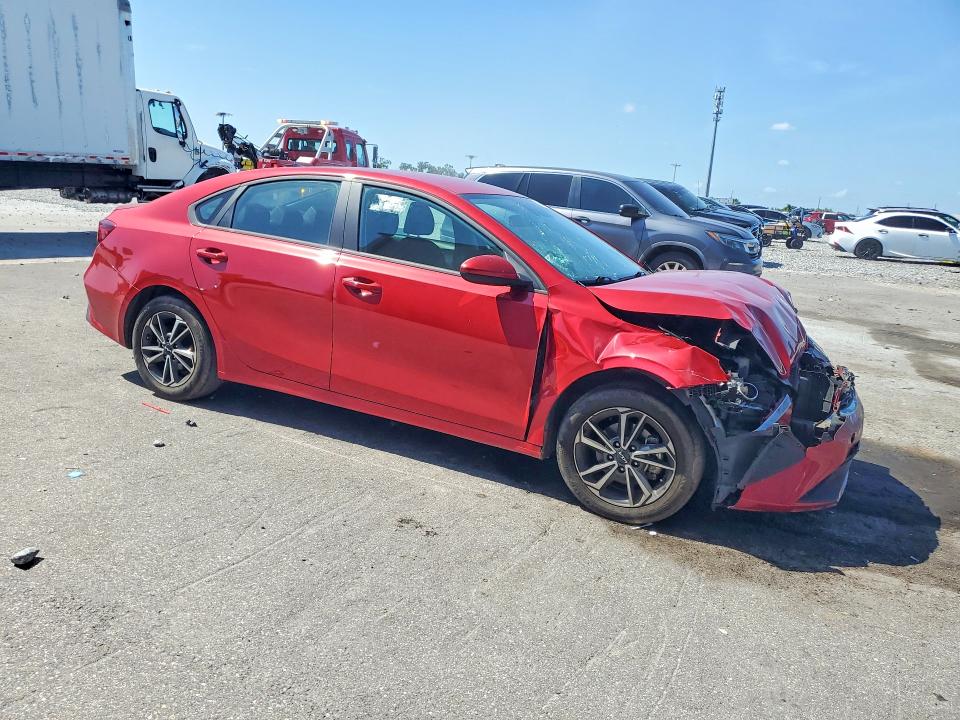 2022 Kia Forte მანქანა იყიდება აუქციონზე, vin: 3KPF24AD5NE493556, აუქციონის ნომერი: 62411436