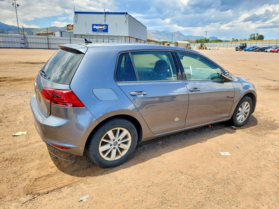 60190756 :رقم المزاد ، 3VW217AU6FM013368 vin ، 2015 Volkswagen Golf مزاد بيع