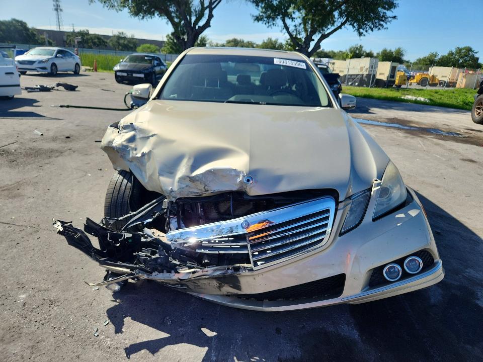 60818396 :رقم المزاد ، WDDHF5GB0AA036178 vin ، 2010 Mercedes-benz E مزاد بيع