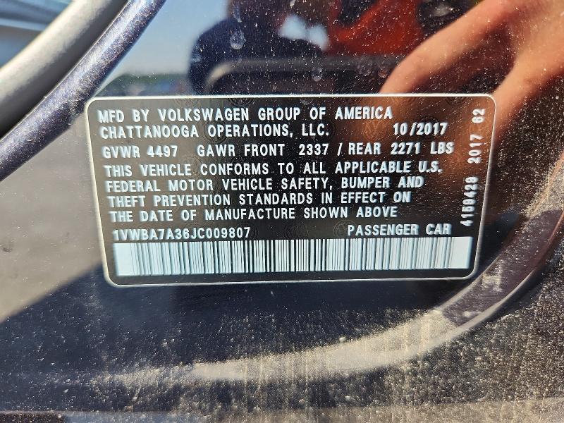 61582196 :رقم المزاد ، 1VWBA7A36JC009807 vin ، 2018 Volkswagen Passat مزاد بيع