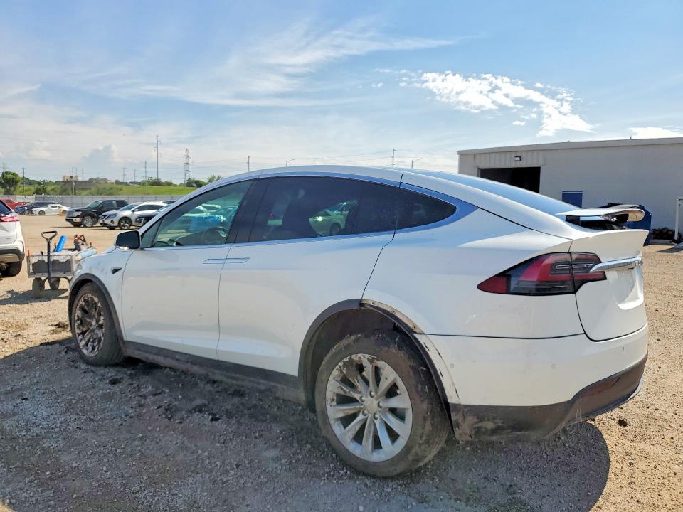 Продажа на аукционе авто 2018 Tesla Model X, vin: 5YJXCDE24JF104033, номер лота: 60328856