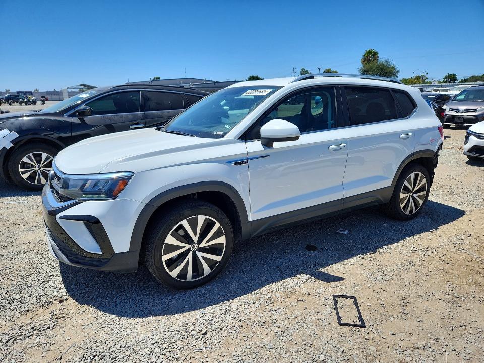 Продажа на аукционе авто 2022 Volkswagen Taos, vin: 3VVRX7B25NM022978, номер лота: 60086636