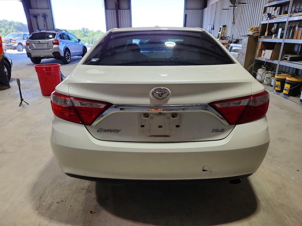 2015 Toyota Camry მანქანა იყიდება აუქციონზე, vin: 4T1BF1FKXFU083469, აუქციონის ნომერი: 62209576