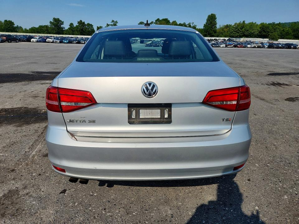 60989496 :رقم المزاد ، 3VWD17AJ1FM296454 vin ، 2015 Volkswagen Jetta مزاد بيع